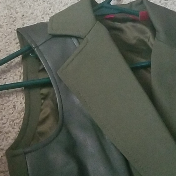 Long Vest - Picture 6 of 7